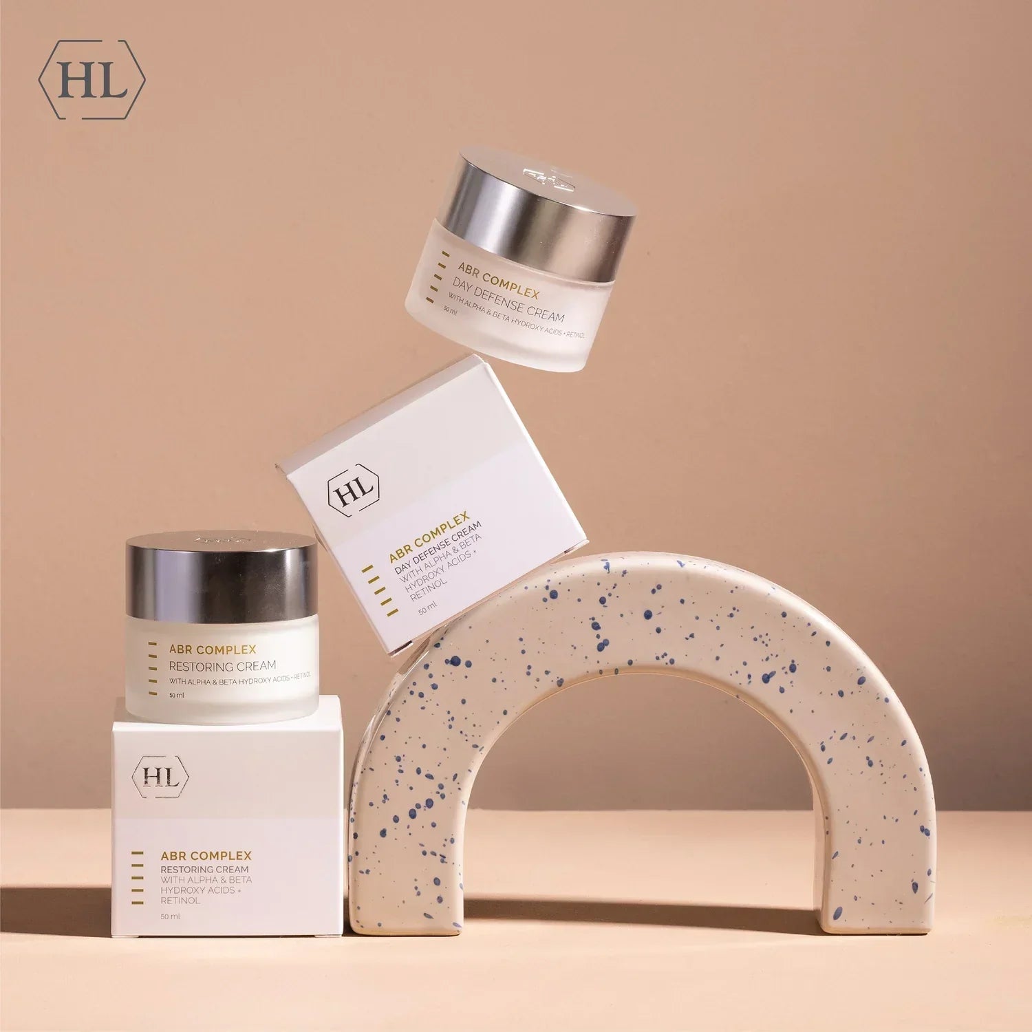 Retinol: čo je, ako funguje a ako ho používať bez podráždenia